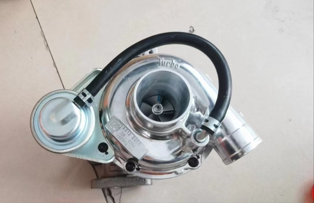 Στροβιλοσυμπιεστής VB420081 Perkins αλουμινίου diesel για τον ταύρο 3024C ολισθήσεων diesel